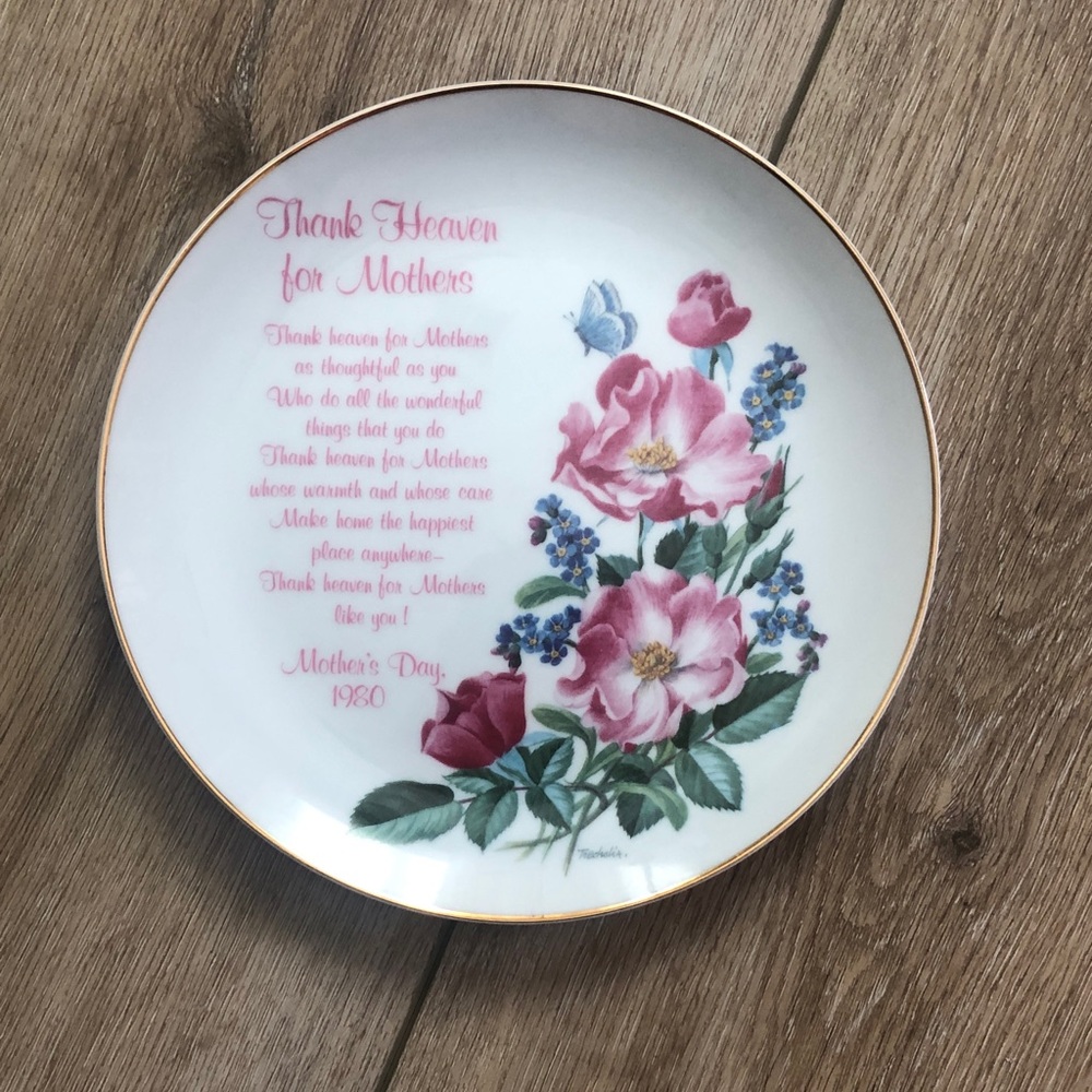 Mother’s Day 1980 Commemorative EditionFloral Mother's Day Commemorative Plate
